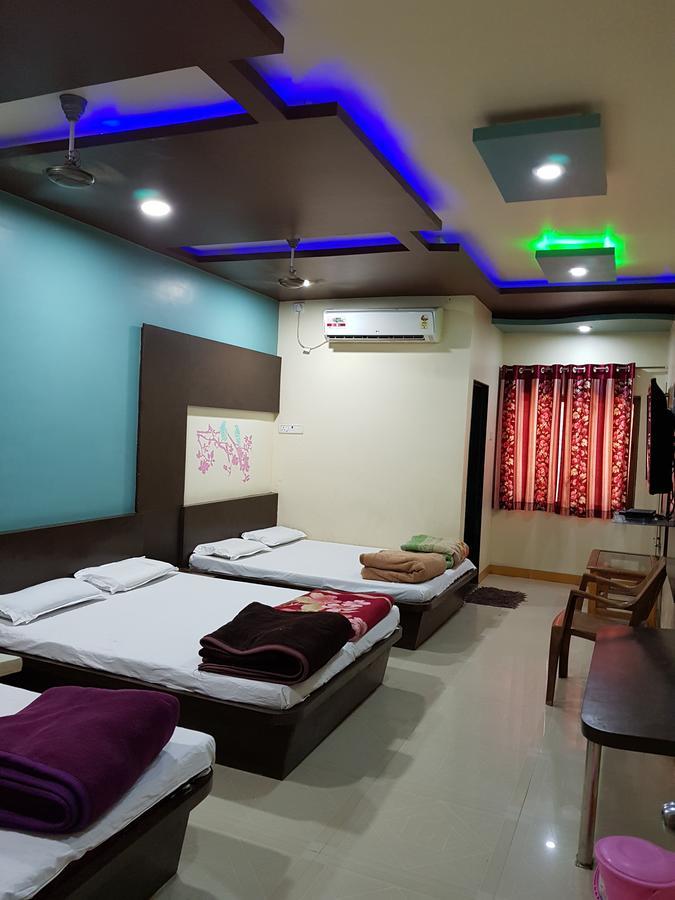Hotel Shri Radhe Krishna Godarpura Экстерьер фото