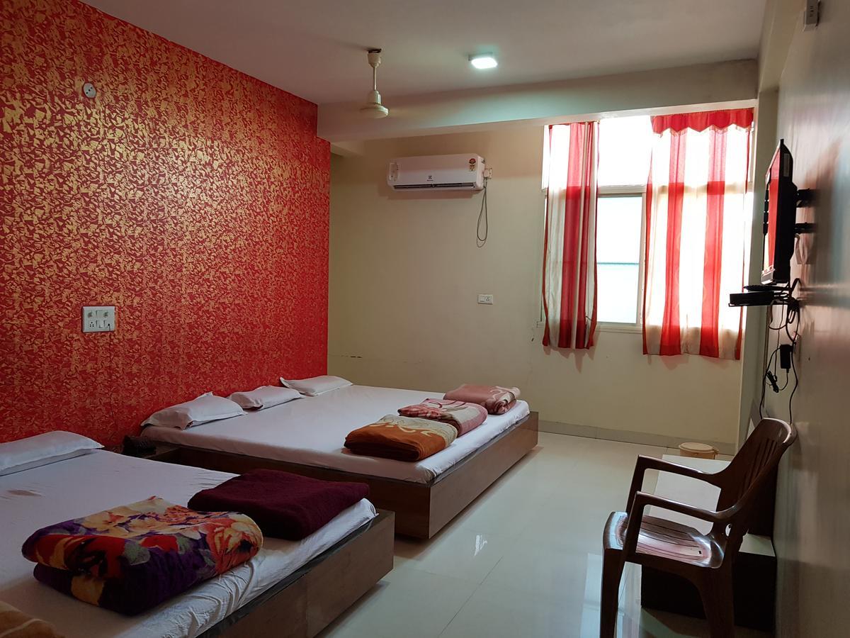 Hotel Shri Radhe Krishna Godarpura Экстерьер фото