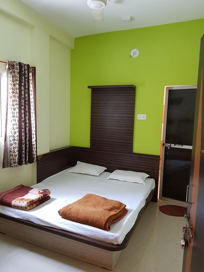 Hotel Shri Radhe Krishna Godarpura Экстерьер фото