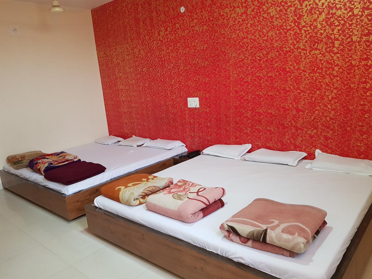 Hotel Shri Radhe Krishna Godarpura Экстерьер фото
