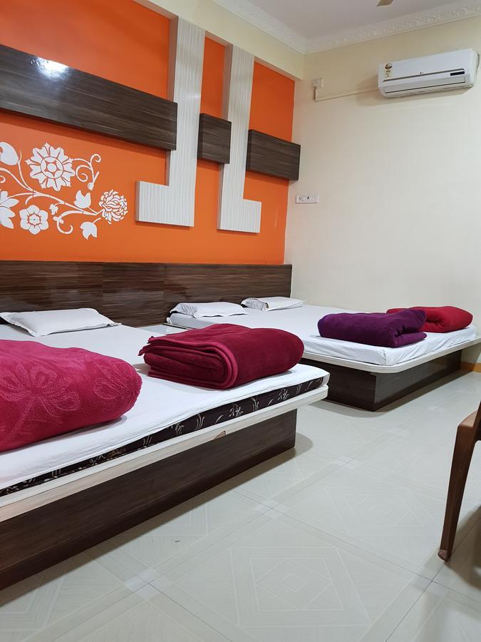Hotel Shri Radhe Krishna Godarpura Экстерьер фото